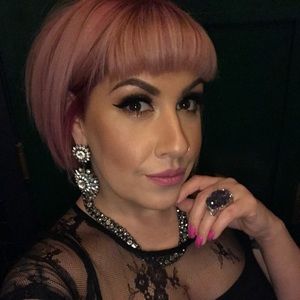 Meet your Posher, Ericka